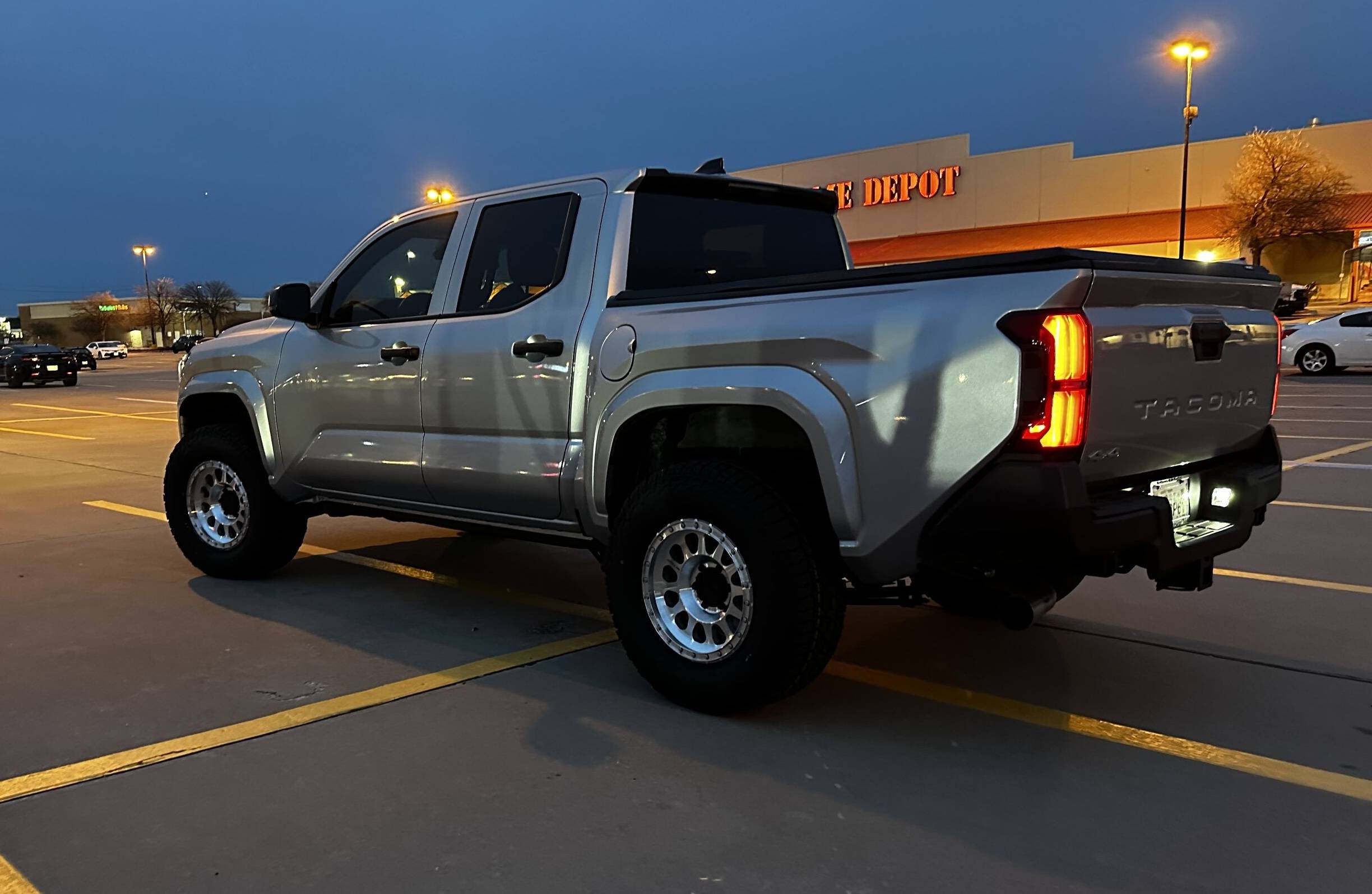 2024 Tacoma 2024 Tacoma SR 4x4 owner review & upgraded wheels / tires video 2024 Tacoma on 33's, Falken Wildpeak AT4W 285:70 Tires, 17%22 Wheels (Method 315). Cutting : 