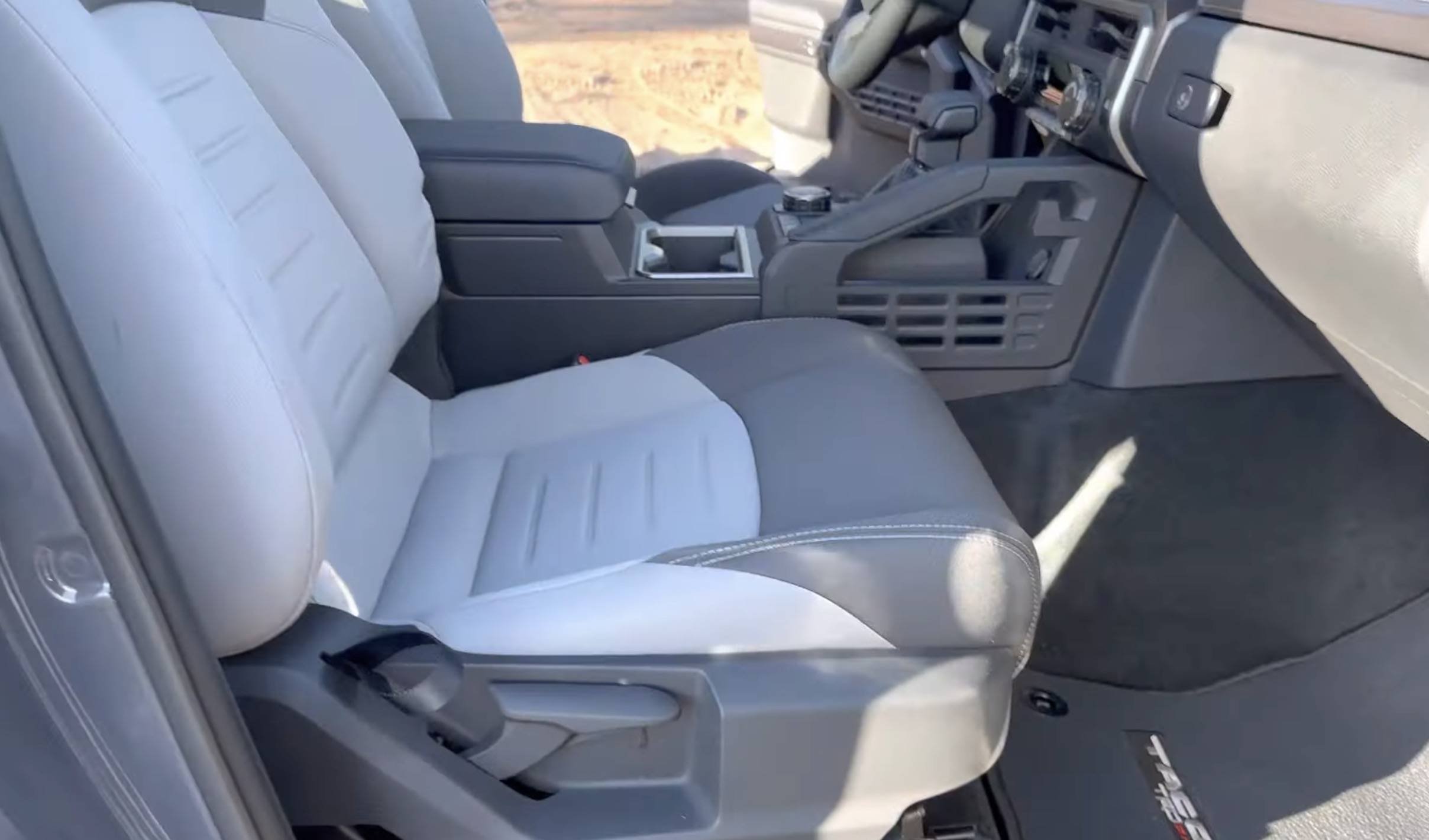 2024 Tacoma 2024 Tacoma PreRunner Interior & Underground color in the sun (video first look)! 2024 Tacoma PreRunner interior and bed 3