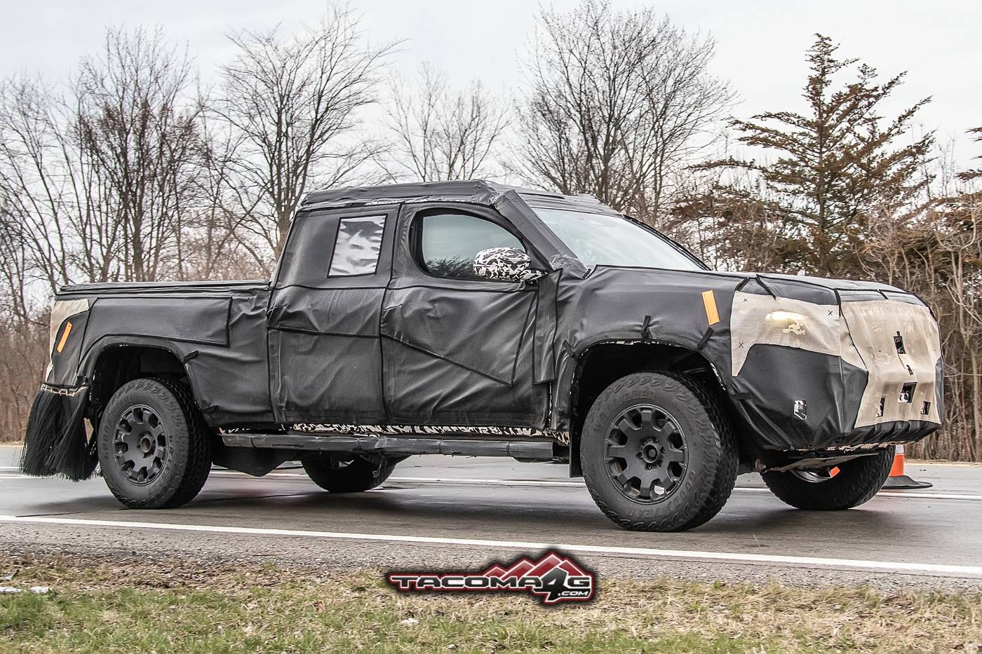 2024 Tacoma Spied: 2024 Toyota Tacoma TRD Pro / Trailhunter Prototype 1st Sighting Reveals Rugged Off-Road Details + Rear Disc Brakes 📸 2024-toyota-tacoma-trd-pro-prototype-7