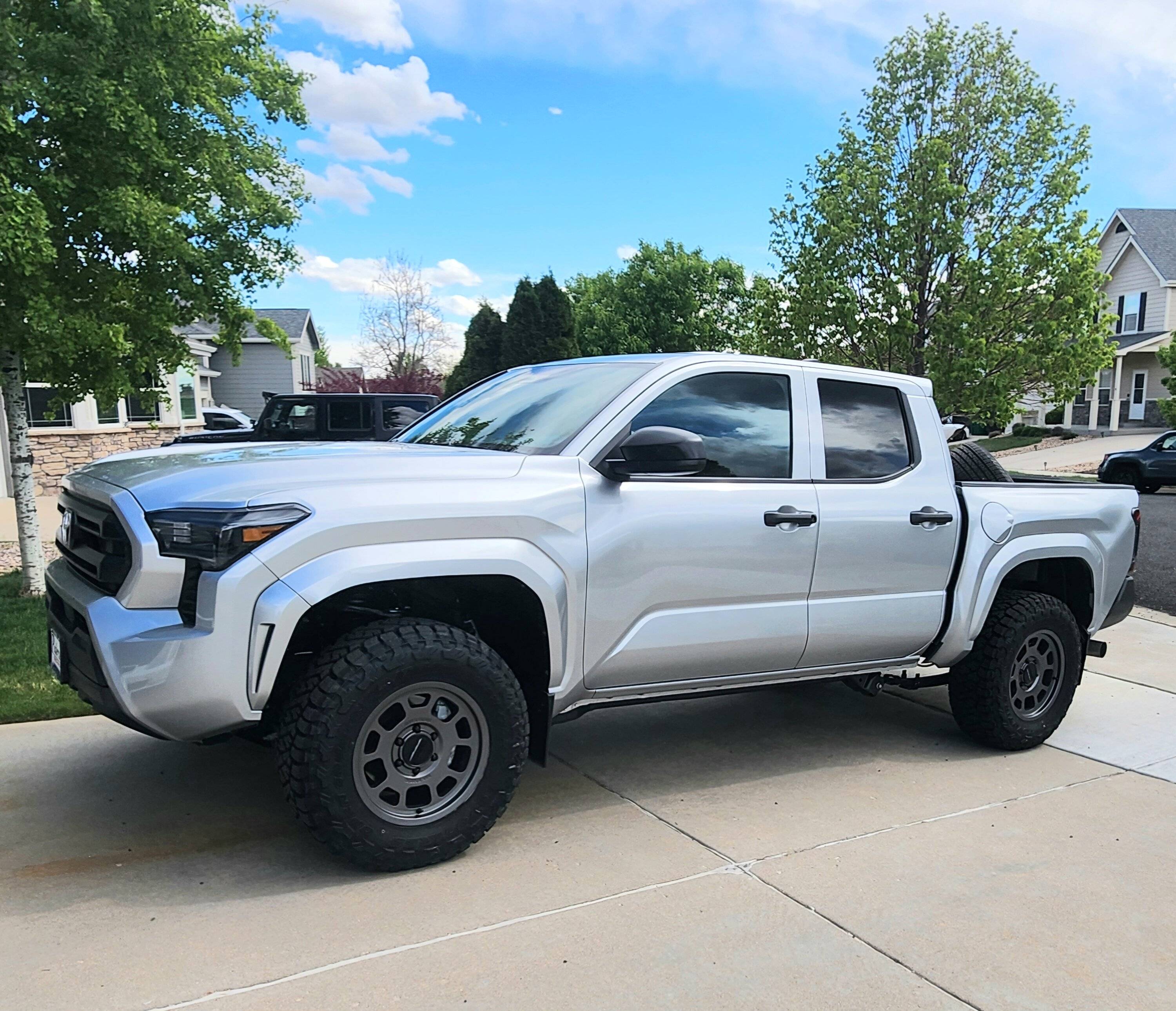 2024 Tacoma 275/70r17  Toyo Trail RT Tires + Method MR705 +35mm Wheels 20240515_160858