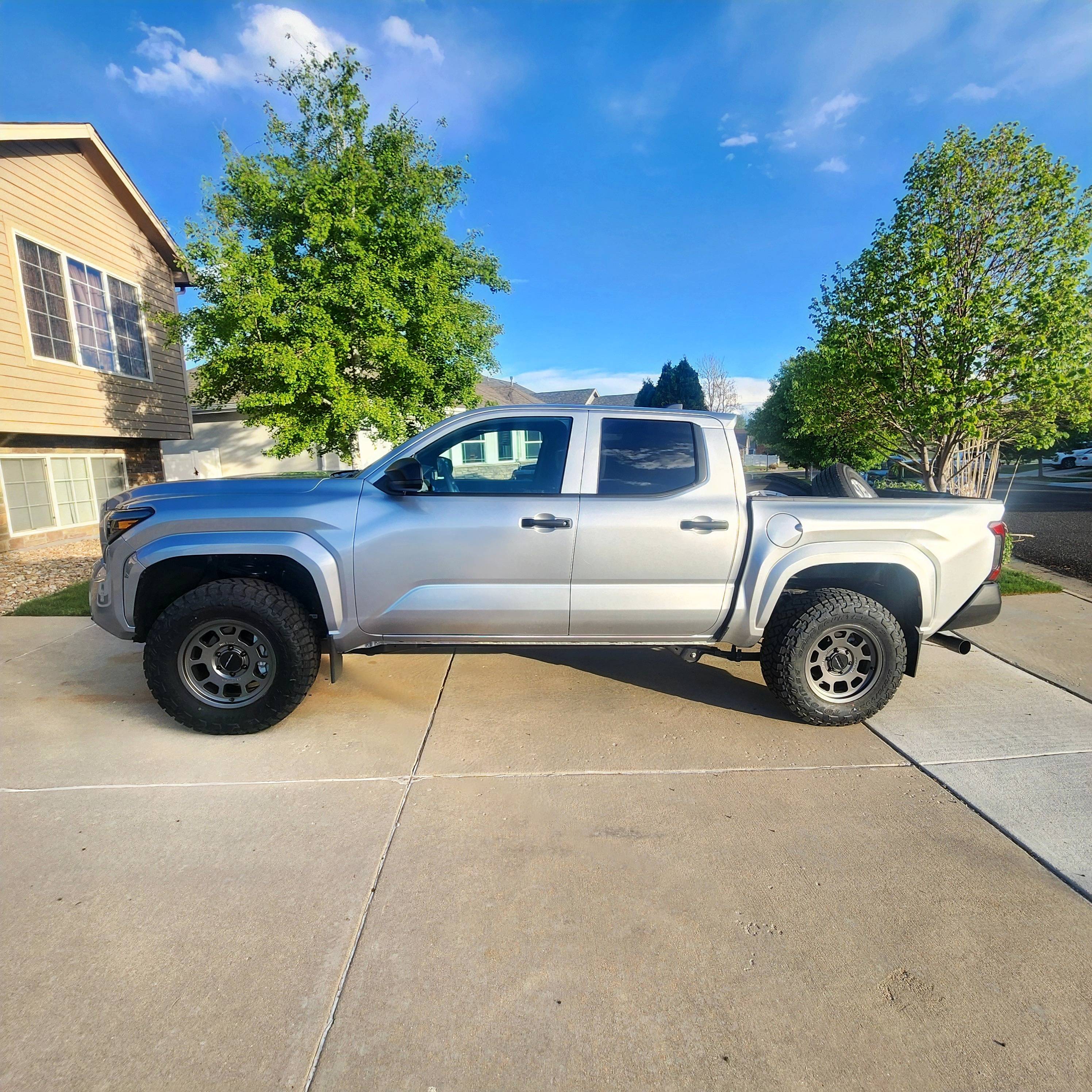 2024 Tacoma 275/70r17  Toyo Trail RT Tires + Method MR705 +35mm Wheels 20240515_185959