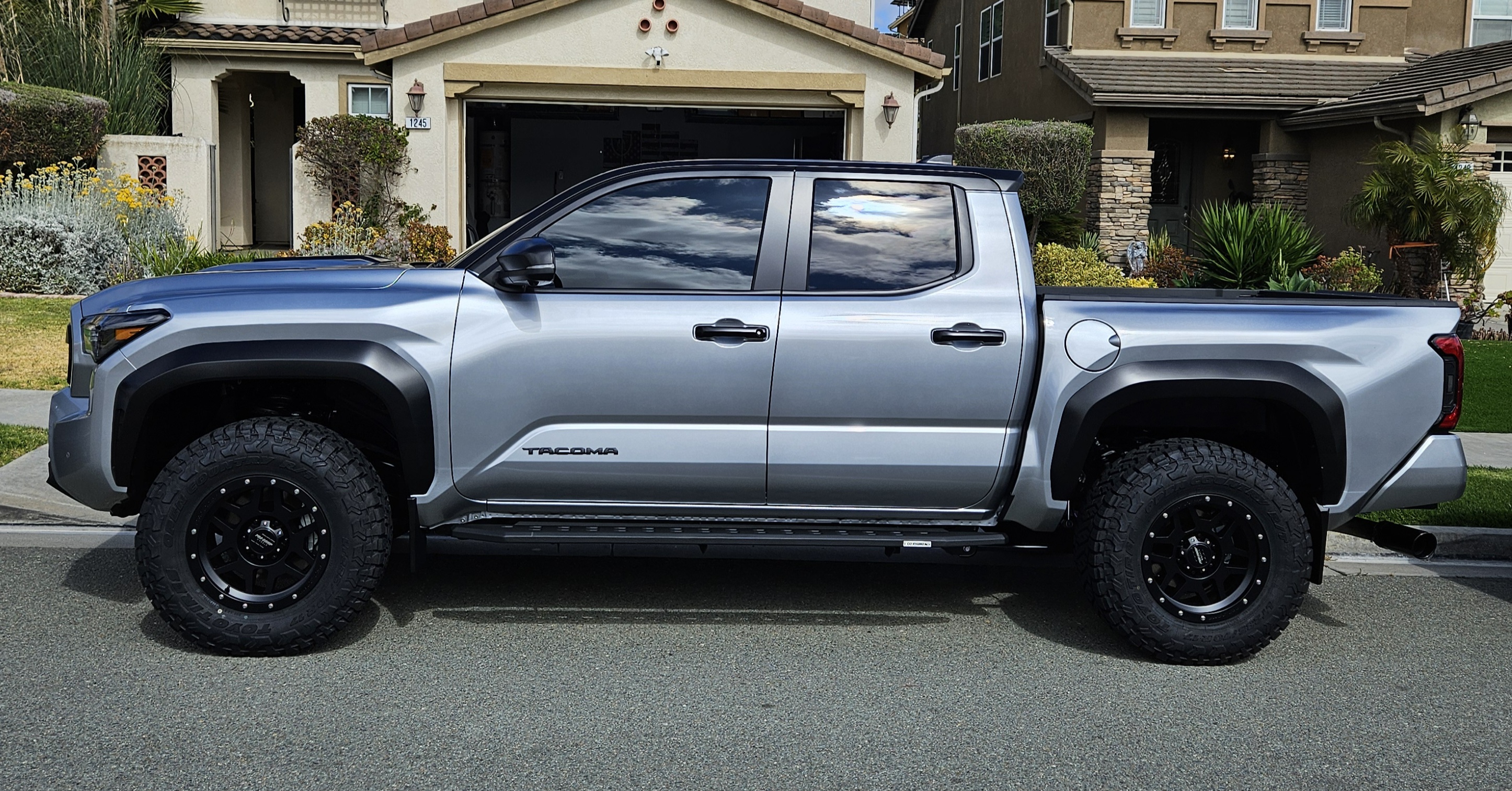 2024 Tacoma 2024 TRD Sport Silver with TRD Pro style Satin Black Wrap on Roof, Pillars, Mirror, Fender Flares 20240525_160015