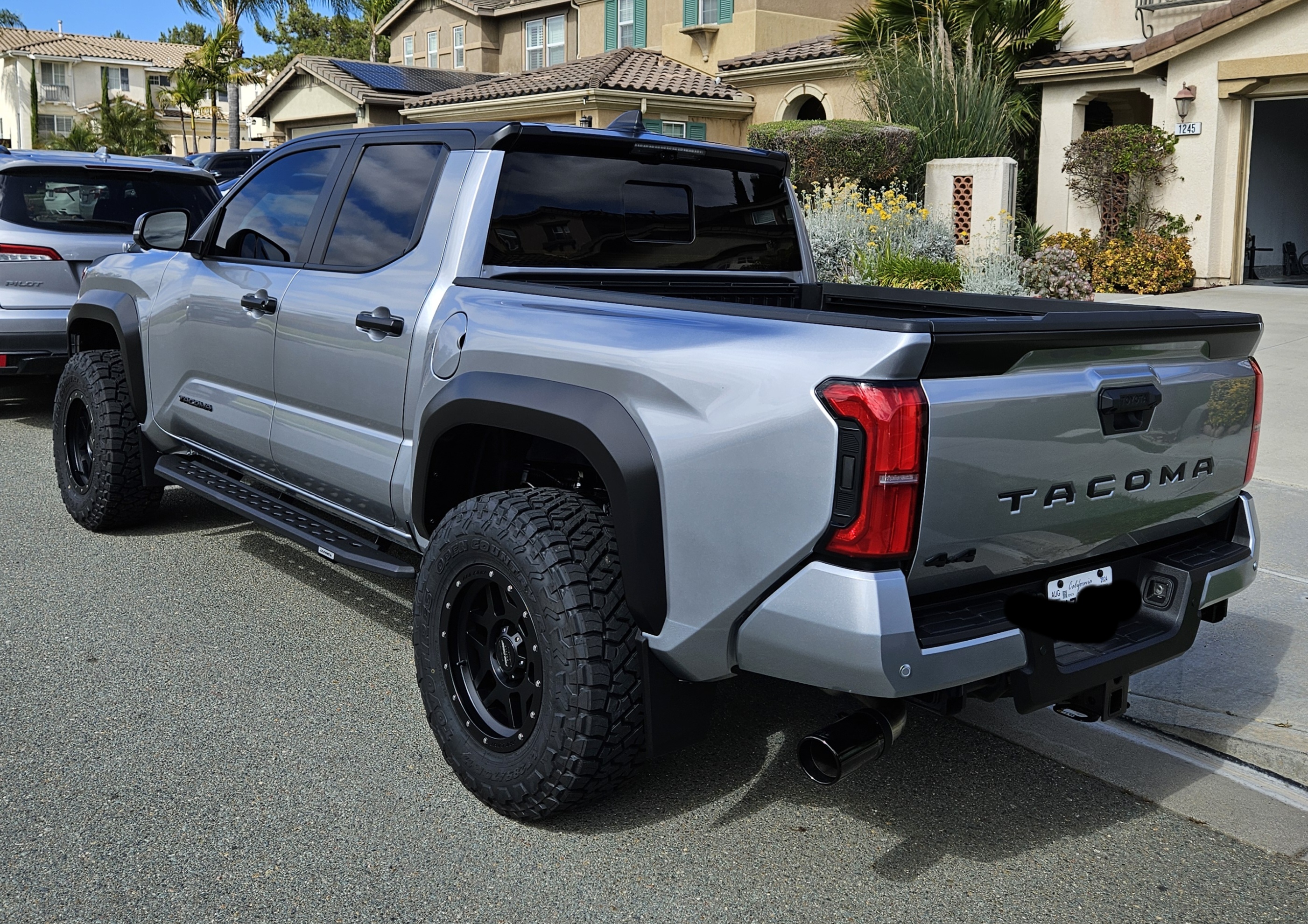 2024 Tacoma 2024 TRD Sport Silver with TRD Pro style Satin Black Wrap on Roof, Pillars, Mirror, Fender Flares 20240525_160034