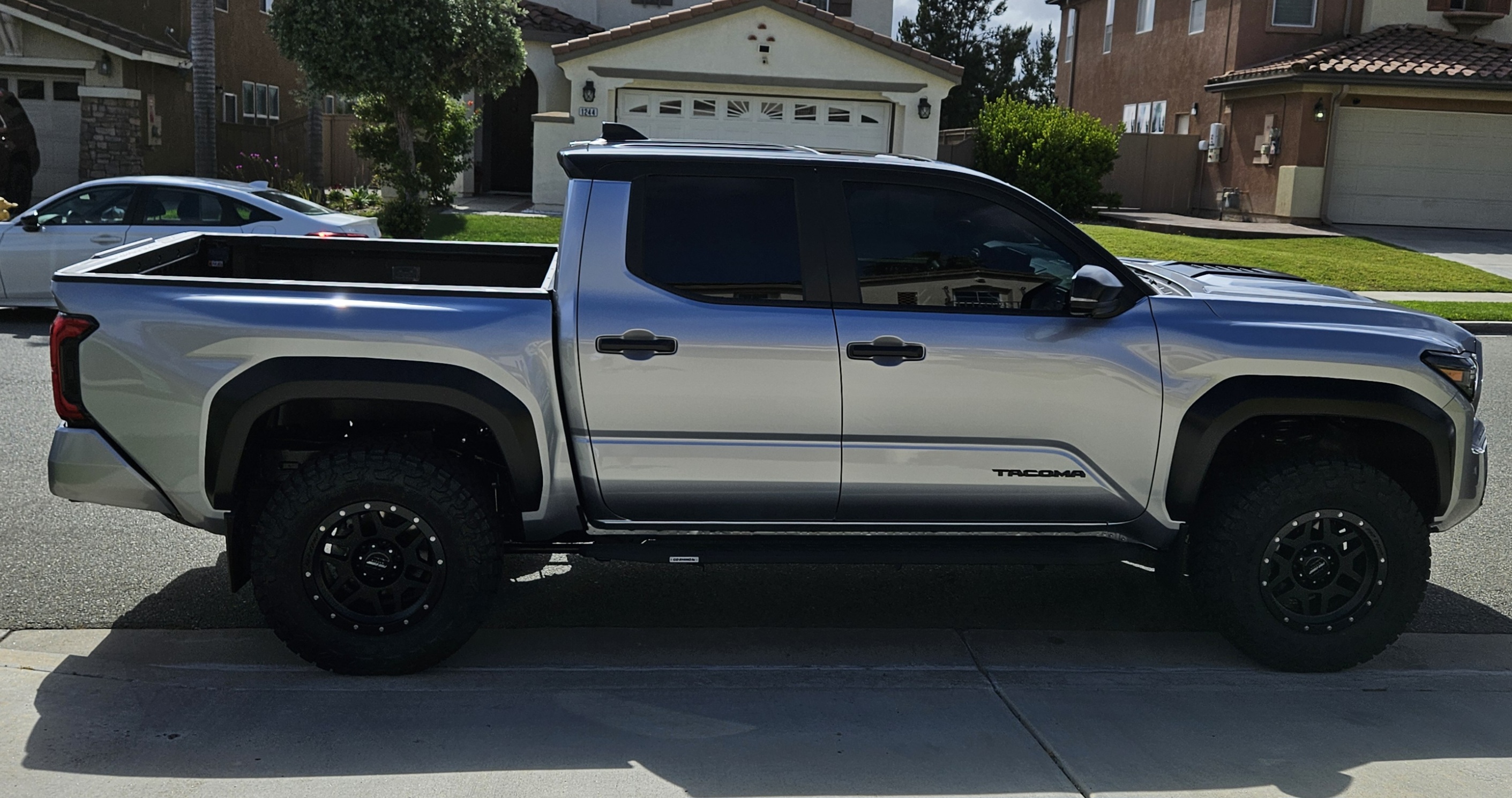 2024 Tacoma 2024 TRD Sport Silver with TRD Pro style Satin Black Wrap on Roof, Pillars, Mirror, Fender Flares 20240525_160057