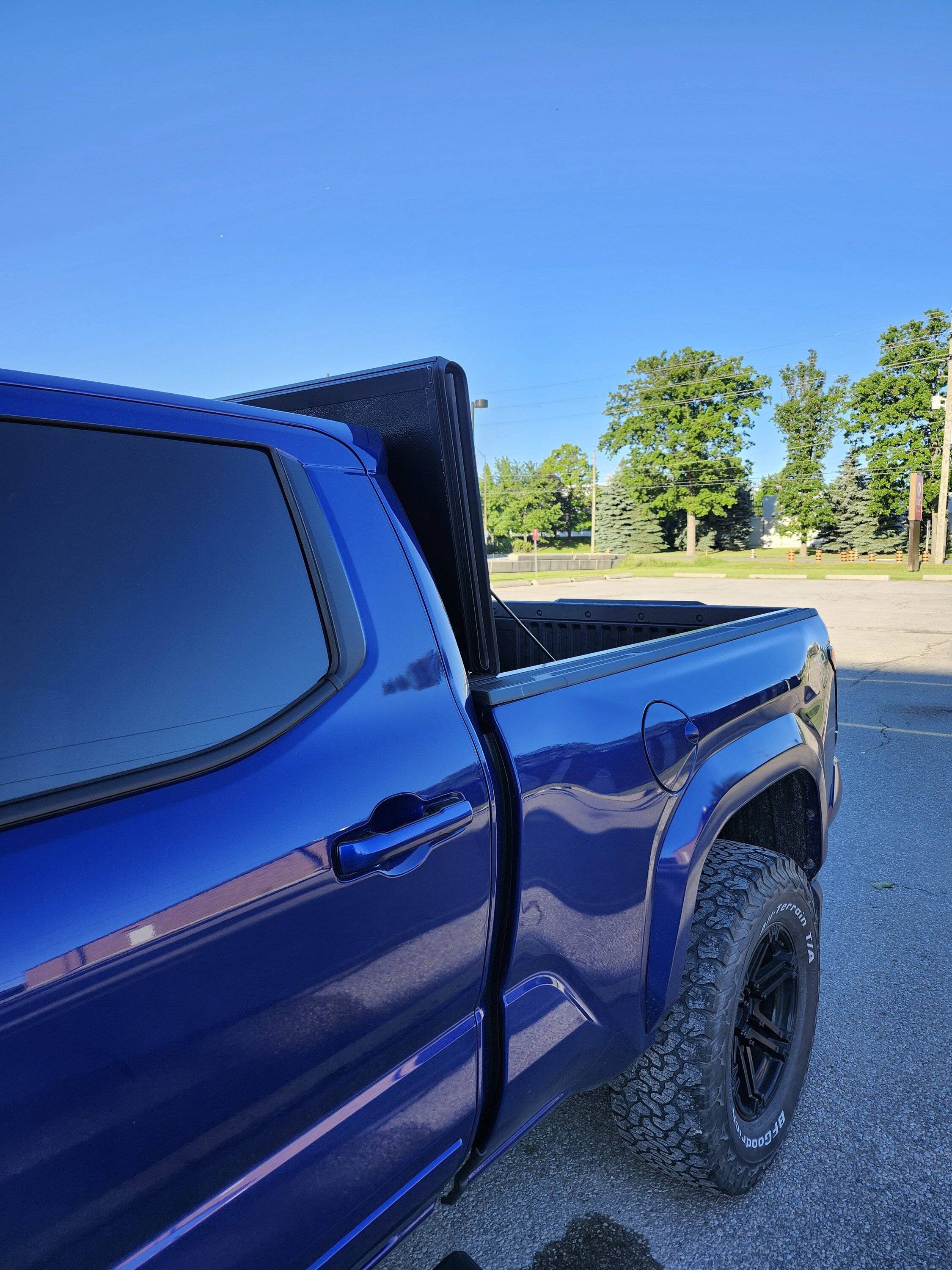 2024 Tacoma Bison Tonneau Cover (6 foot) installed 20240614_070021