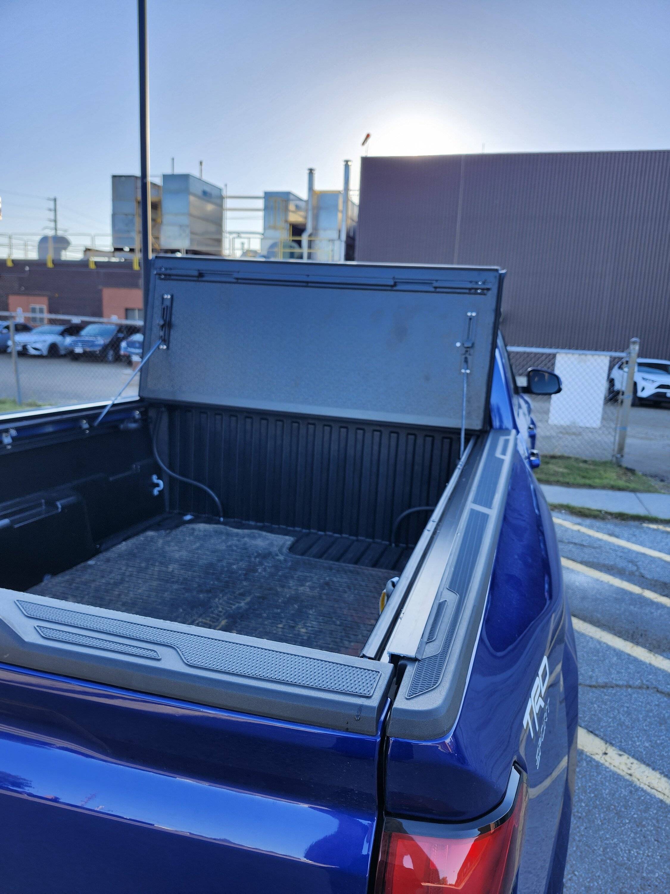 2024 Tacoma Bison Tonneau Cover (6 foot) installed 20240614_070030