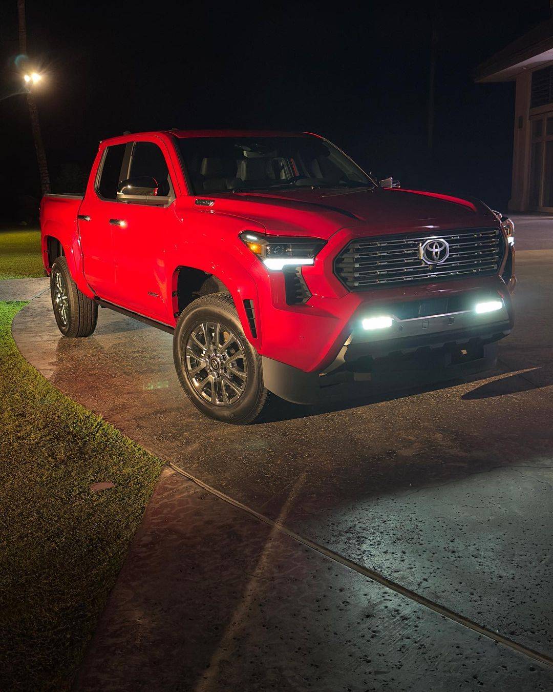 2024 Tacoma SUPERSONIC RED 2024 Tacoma Thread (4th Gen) 347504198_268084068949830_6012863920283177996_n