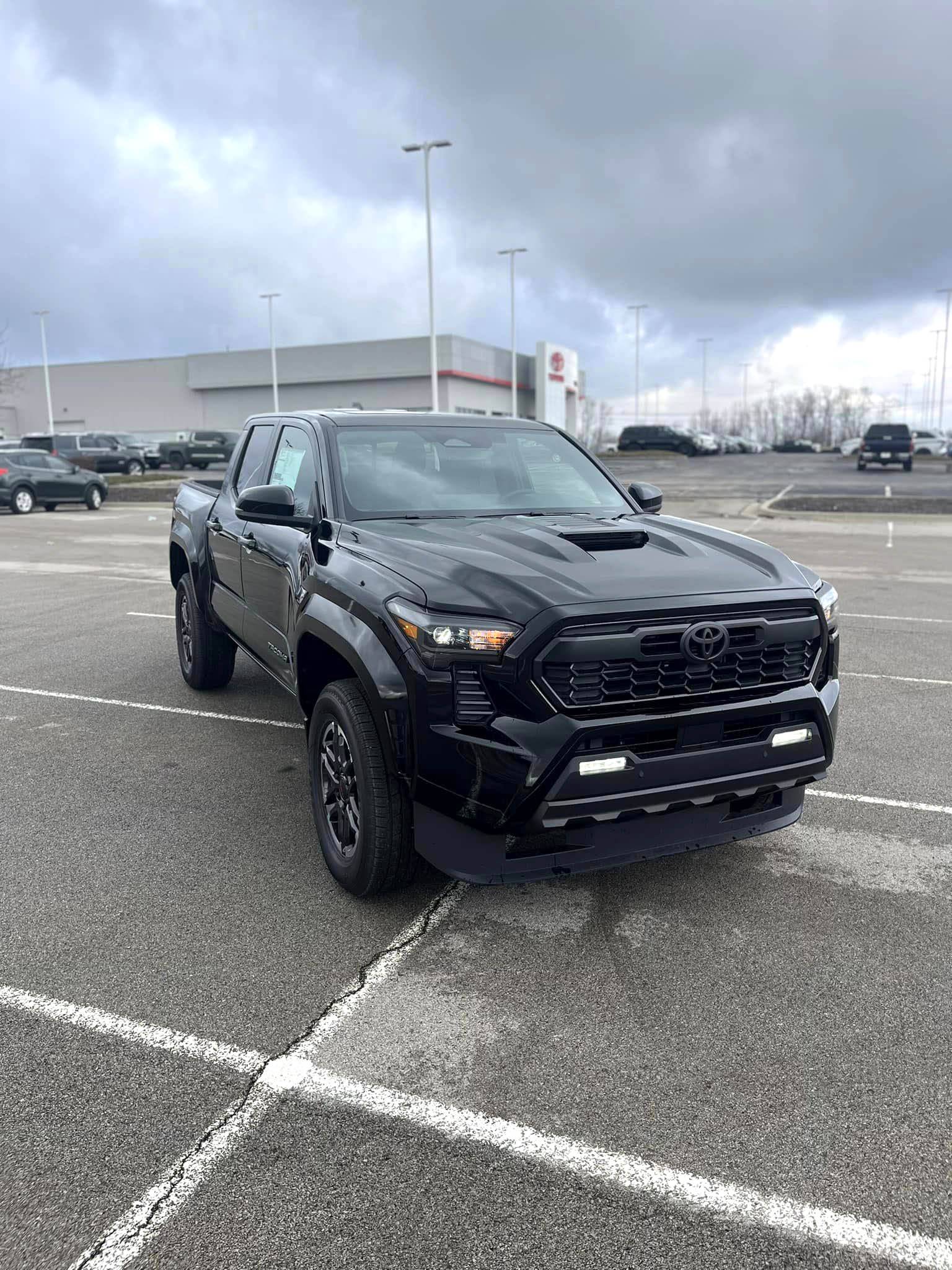 2024 Tacoma BLACK 2024 Tacoma Thread (4th Gen) black-2024-tacoma-trd-sport-delivered-dealer-walkthrough-1