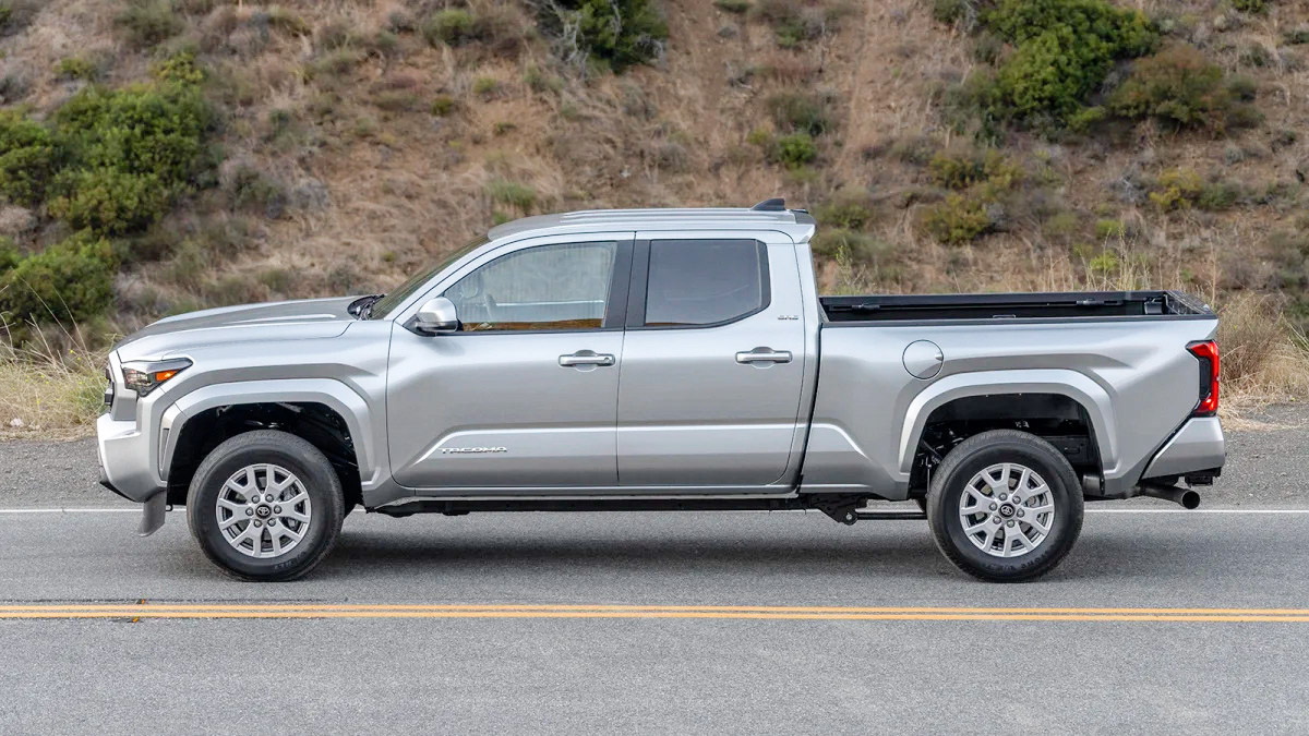 2024 Tacoma CELESTIAL SILVER METALLIC 2024 Tacoma Thread (4th Gen) Celestial Silver 2024 Tacoma SR5 double cab 6 foot ft bed 8