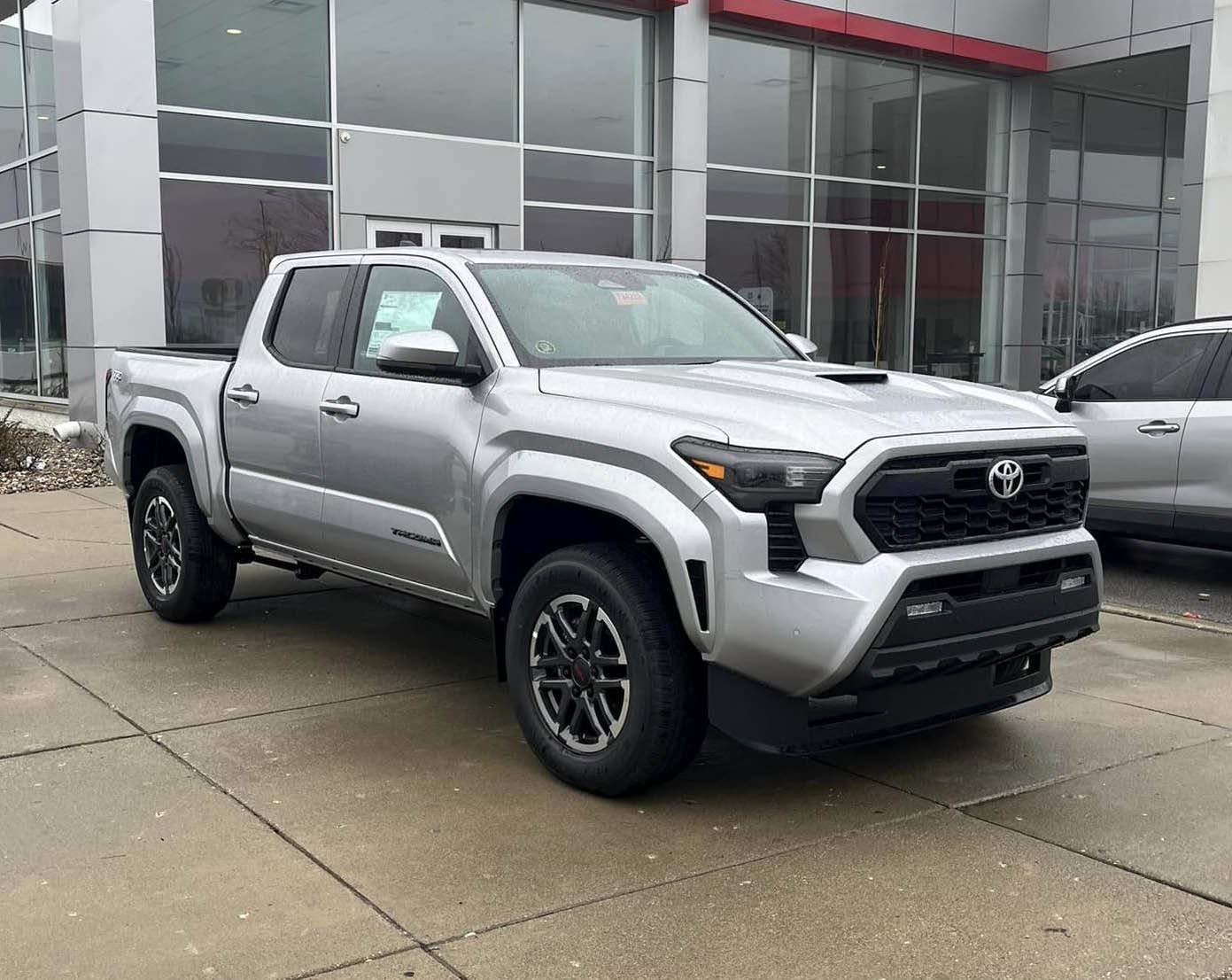 2024 Tacoma CELESTIAL SILVER METALLIC 2024 Tacoma Thread (4th Gen) Celestial Silver Metallic 2024 Tacoma TRD Sport 1