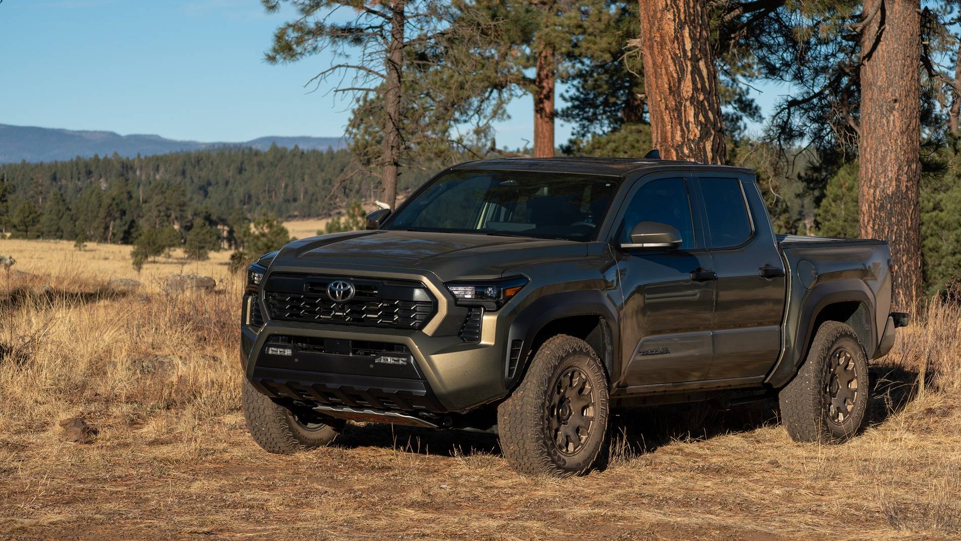 2024 Tacoma Trailhunter Wheels (18x8.5" 265/70R18 +20mm offset) on Stock 2024 TRD Off-Road DSC08303