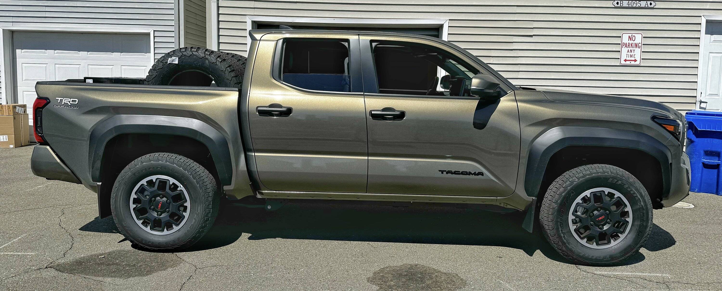 2024 Tacoma TRD Off-Road stock suspension with 295/70R17 (33.3”) on 17” Method 314 (+25 offset), No rubbing! IMG_0266