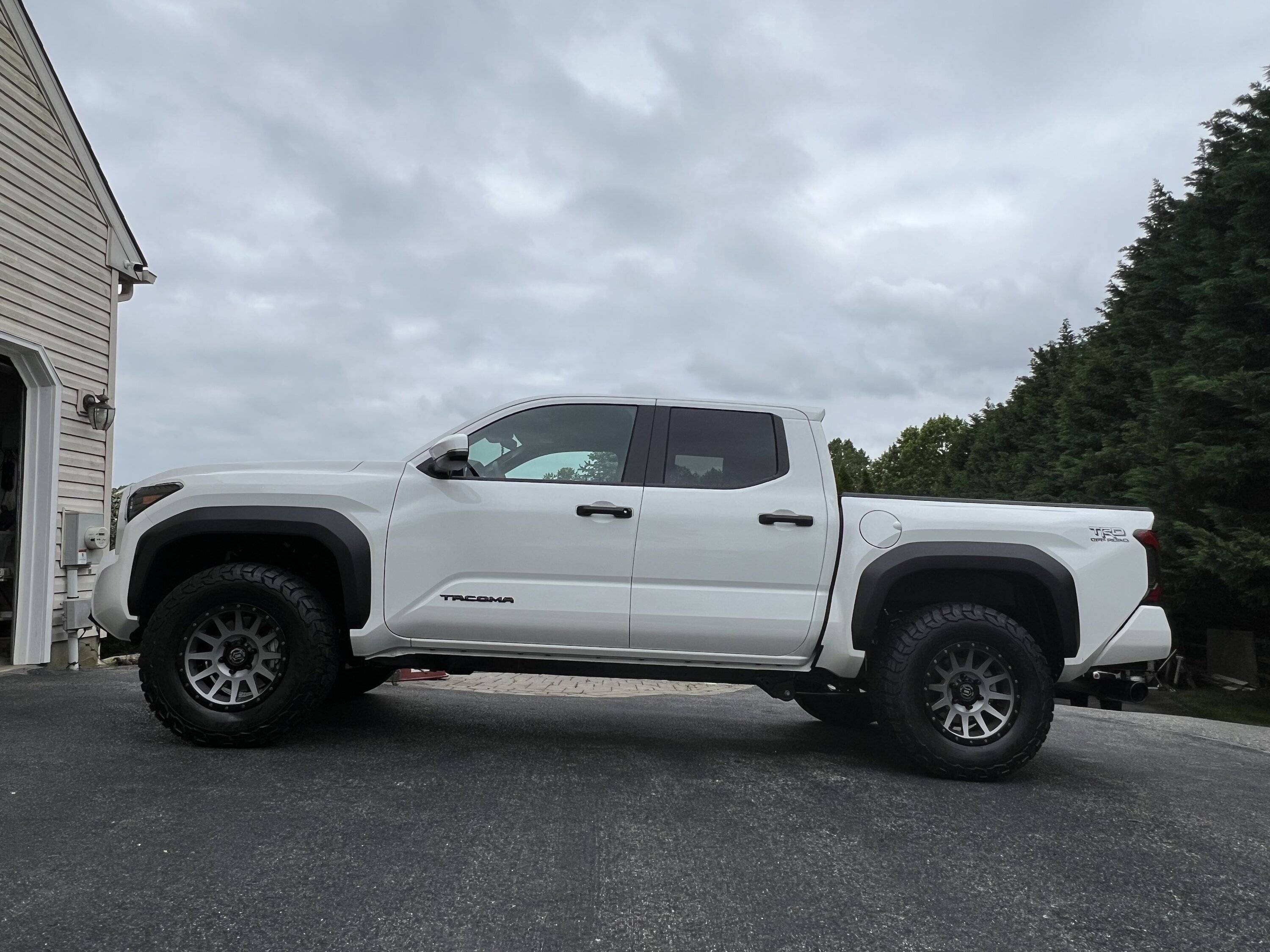 2024 Tacoma 4th Gen 2024+ Tacoma Aftermarket Wheels & Tires Pictures / Specs Compilation - Add Yours img_0631-jpe