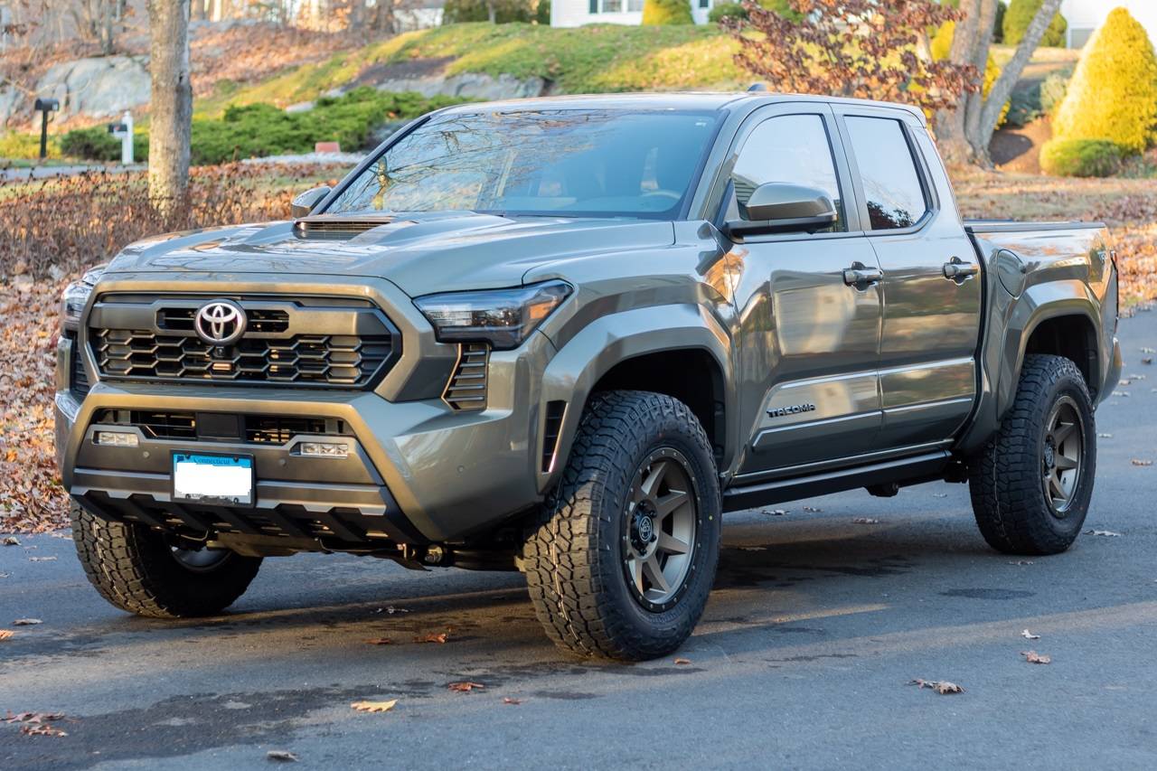 2024 Tacoma TRD Sport with 265/70/R18 Falken WildPeak AT4Ws on ICON Alloys Rebounds (no lift) IMG_1214