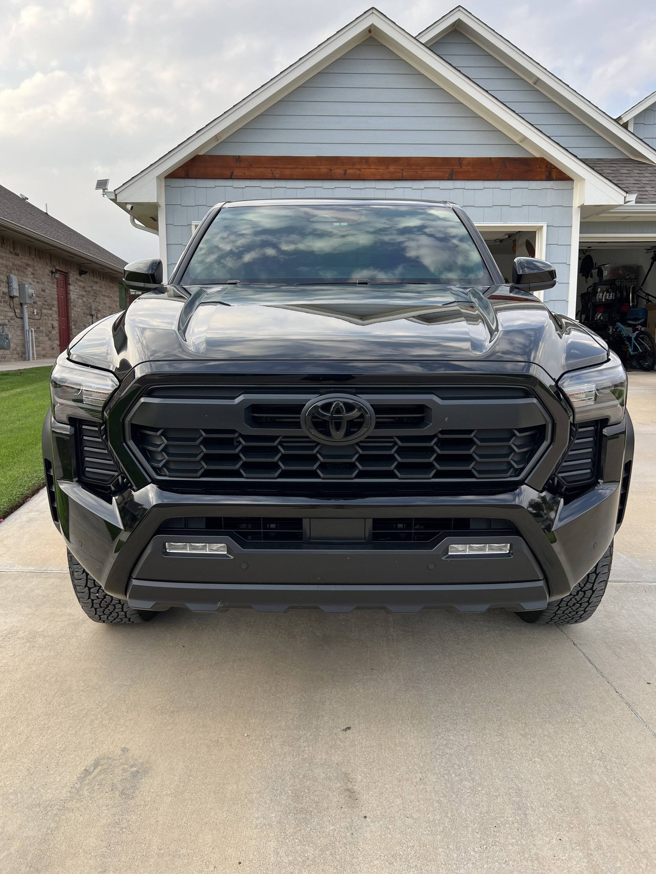 2024 Tacoma Black out Toyota grill emblem - where to buy? IMG_1714