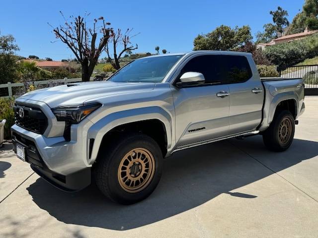 2024 Tacoma Method 318 +25 offset wheels w/ BFG KO3 = flush with fender flares IMG_1761