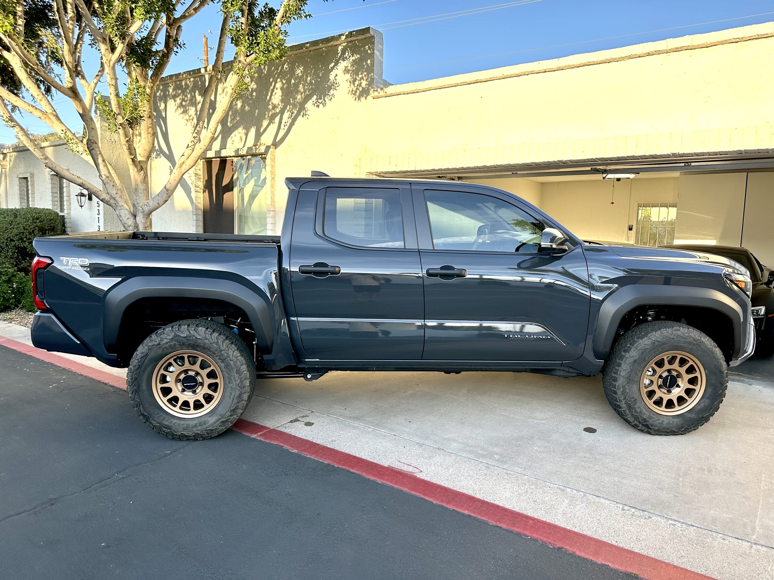 2024 Tacoma 285/70/17 tires with or without lift? IMG_2650