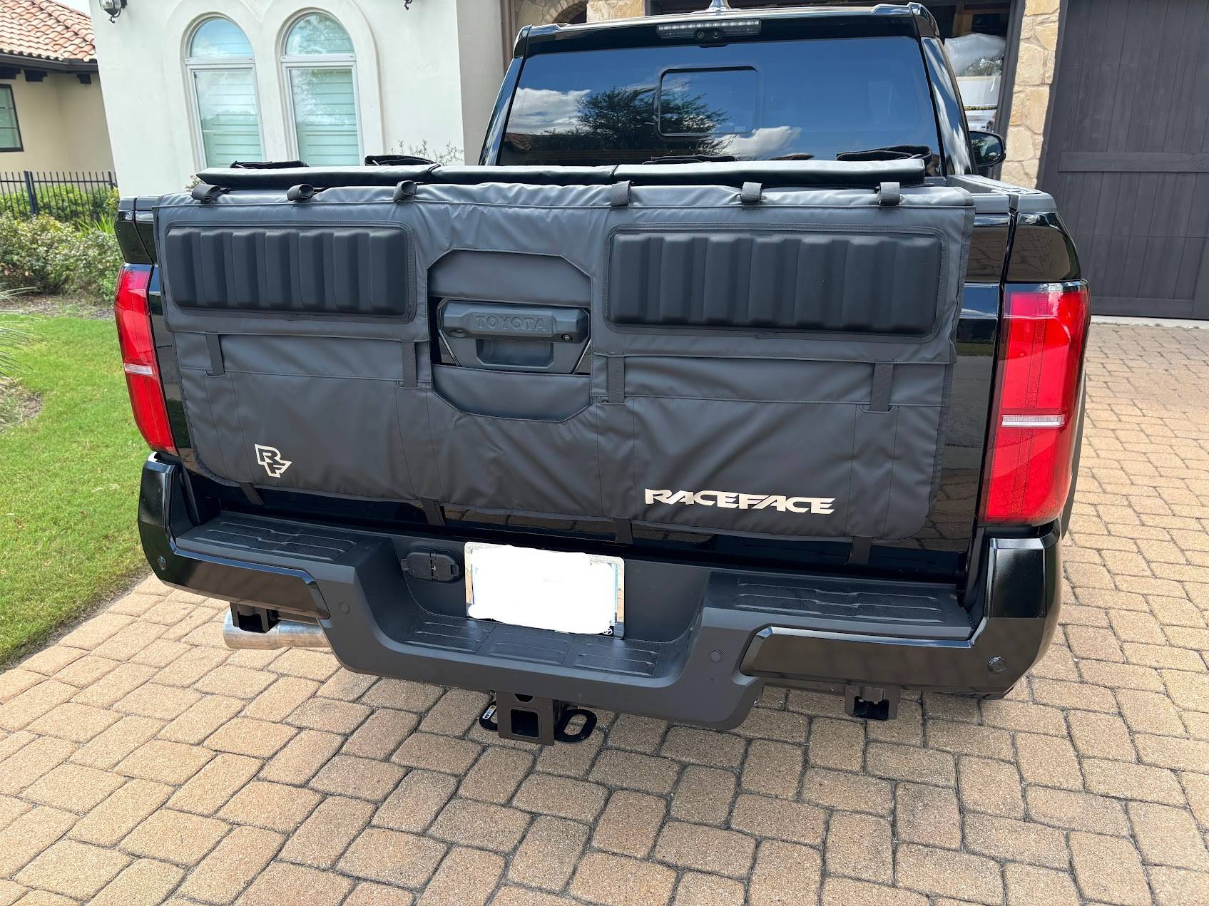 2024 Tacoma Raceface T3 Tailgate Pad Bike Carrier installed look IMG_2794-EDIT