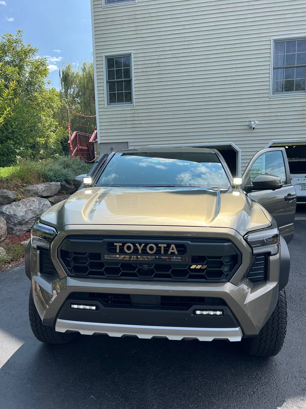 2024 Tacoma Bronze Oxide color IMG_3307