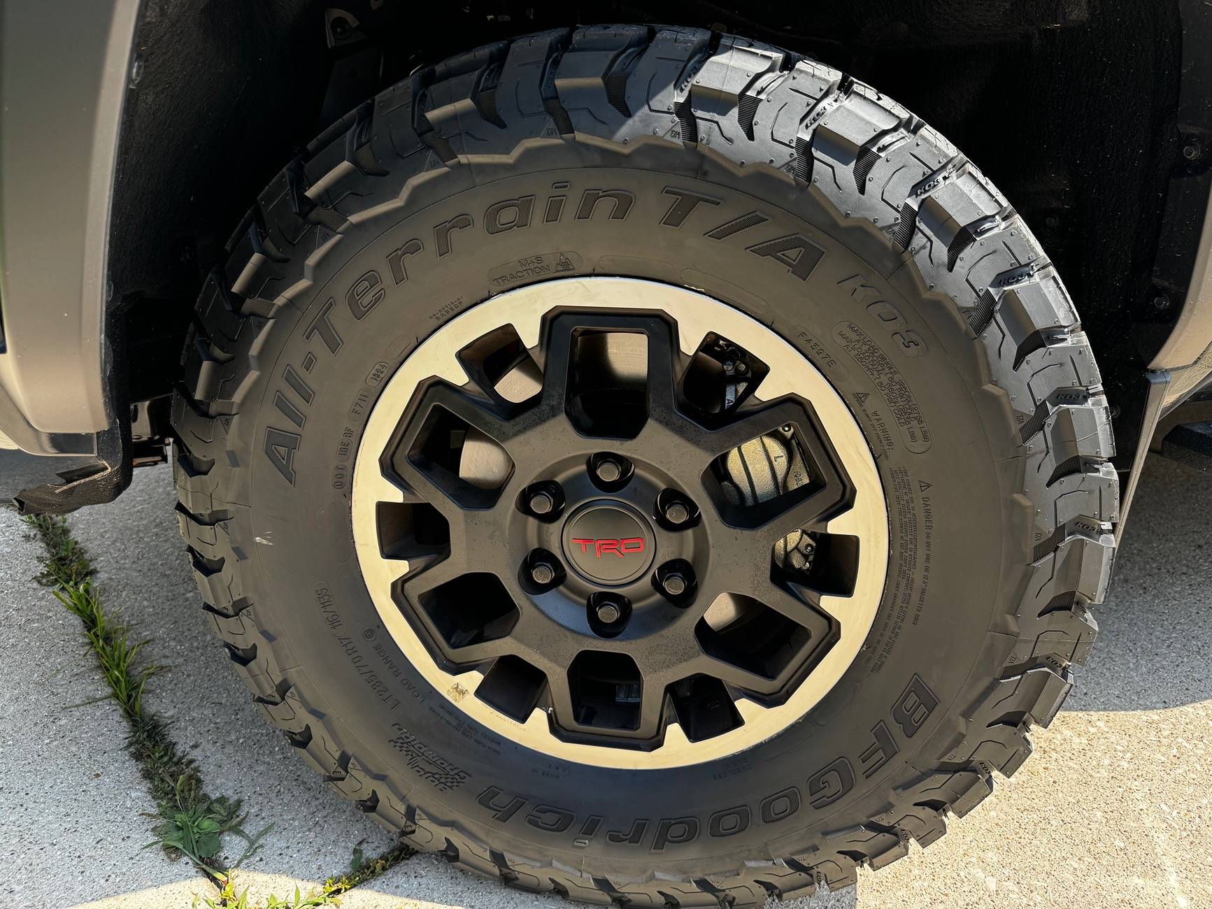 2024 Tacoma 285/70/17 K03 stock tires on TRD Off-Road wheels IMG_3319