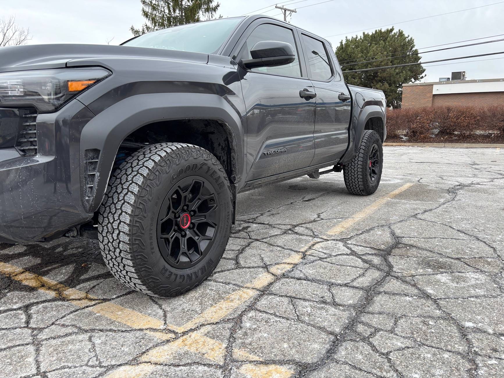 2024 Tacoma Trailhunter Wheels (18x8.5" 265/70R18 +20mm offset) on Stock 2024 TRD Off-Road IMG_3373