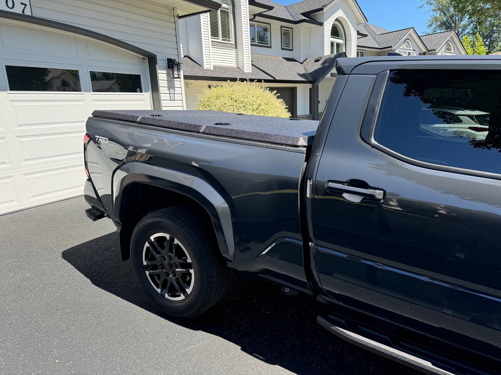 2024 Tacoma Diamondback Tonneau Cover review / feedback? IMG_3956