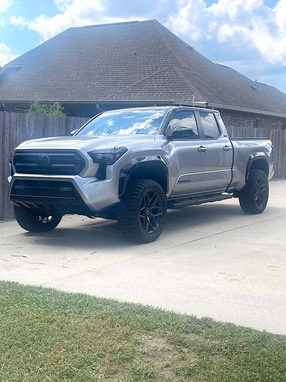 2024 Tacoma 2024 Tacoma SR5 wrapped (black roof + fender flares), leveled, Fuel wheels, 275/55 tires & more IMG_4462 (1)