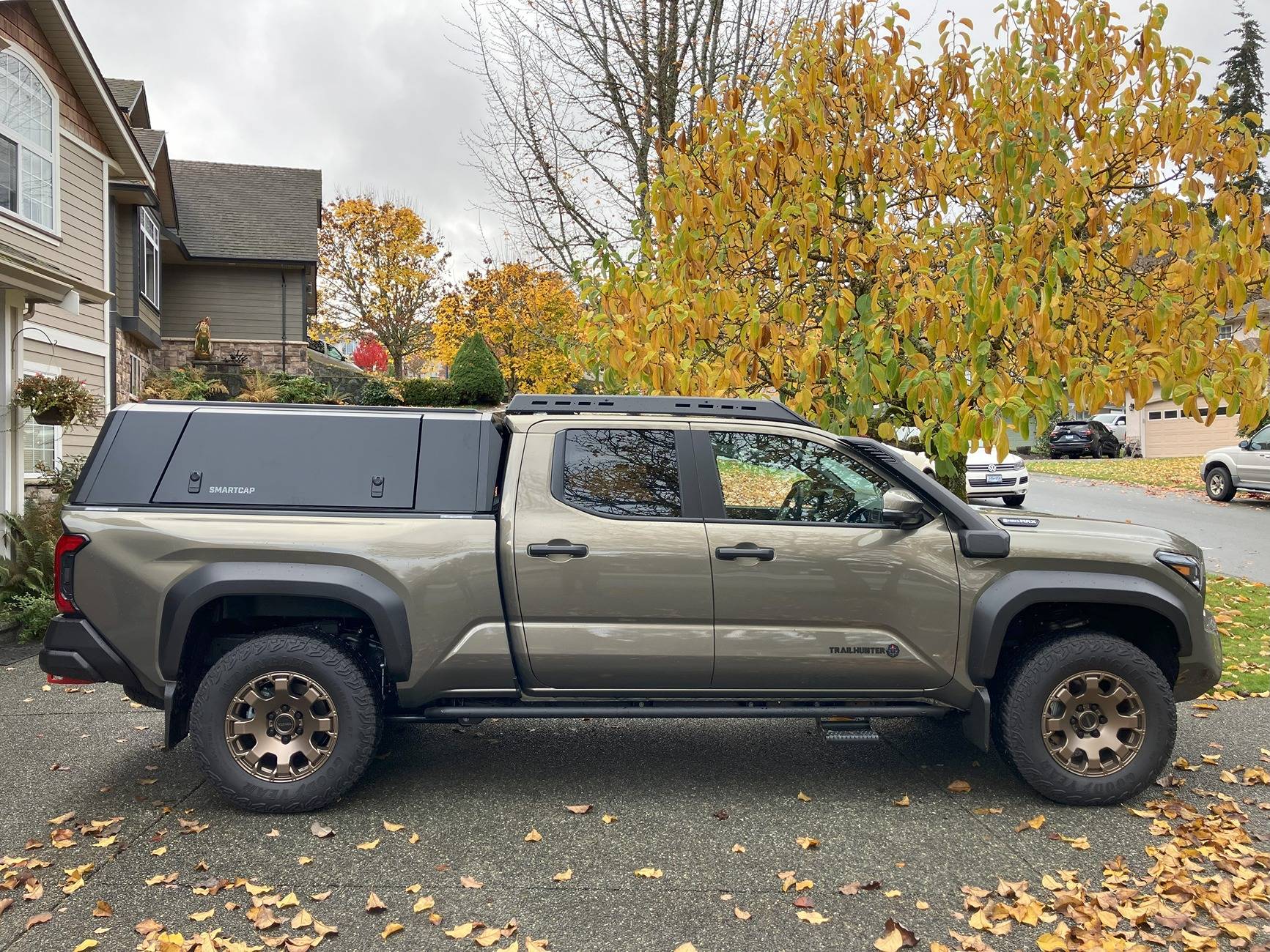 2024 Tacoma SmartCap EVO Bed Cap installed on 2024 Tacoma TRD Off-Road IMG_4468