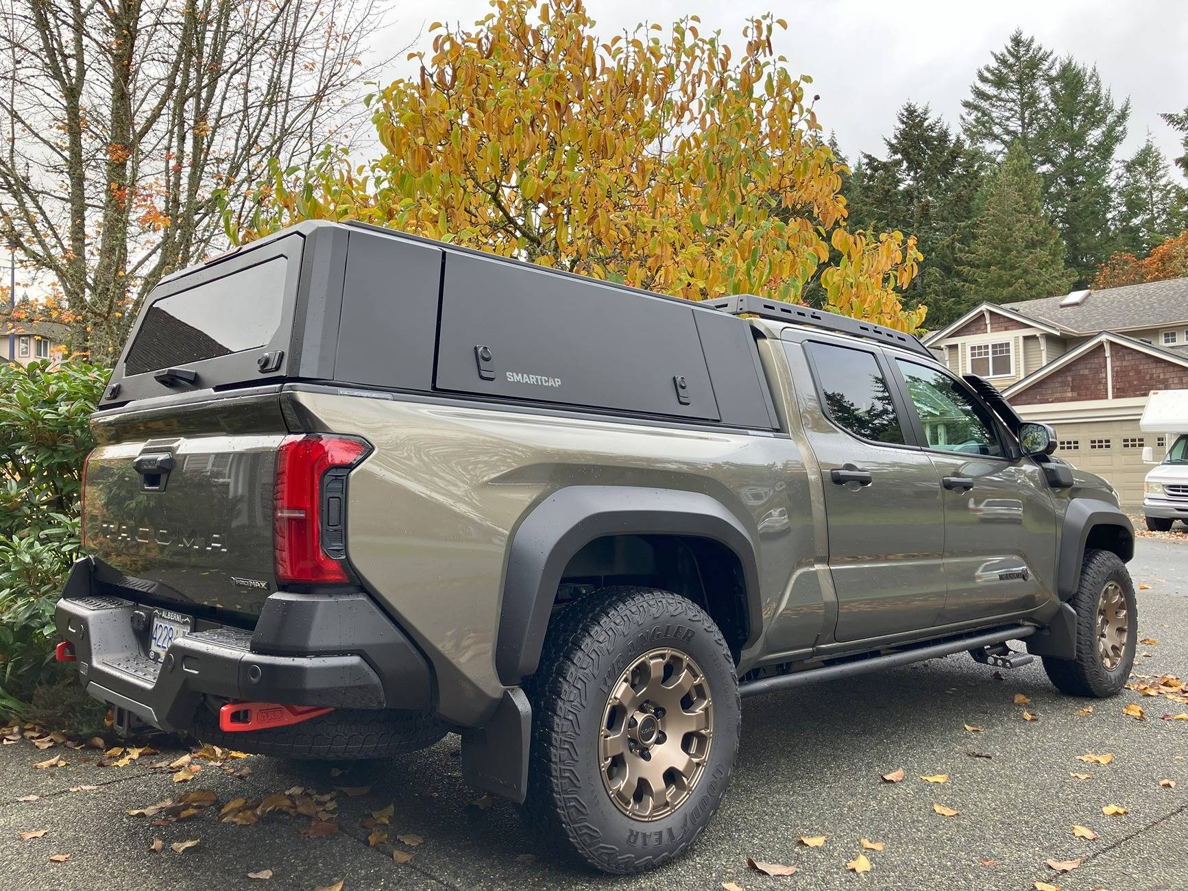 2024 Tacoma SmartCap EVO Bed Cap for 2024 Tacoma (5' and 6' Bed) IMG_4470