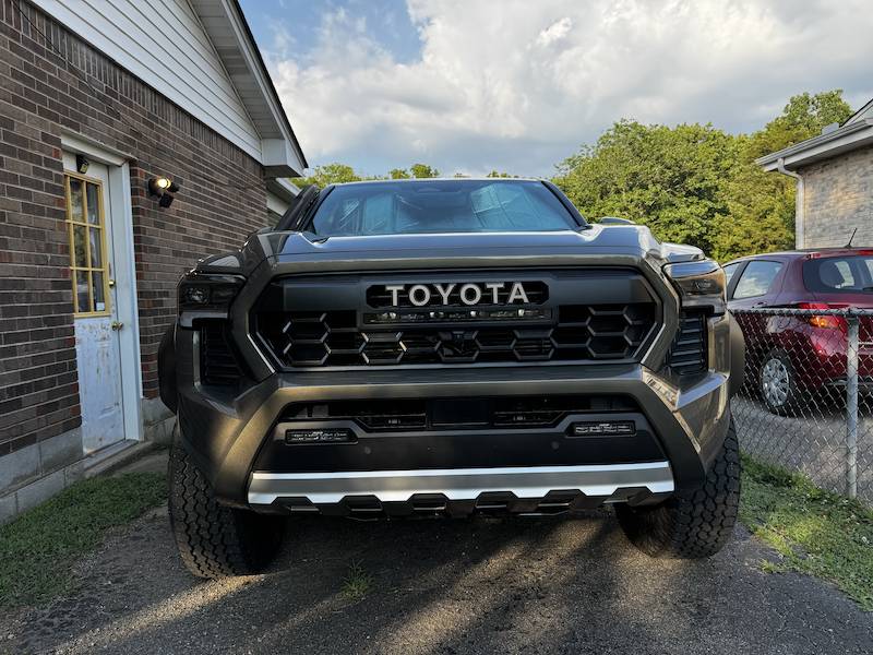 2024 Tacoma My Bronze Trailhunter arrived & delivered (in TN)! IMG_5047