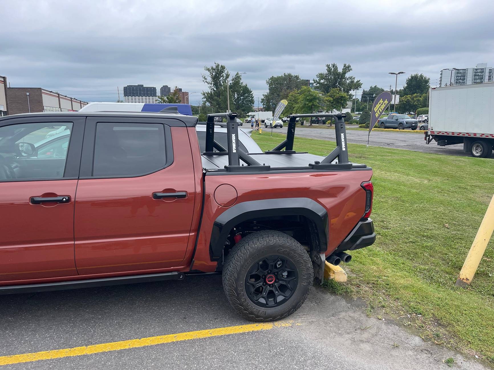 2024 Tacoma Hard Tonneau Cover with Power Tailgate? IMG_5157