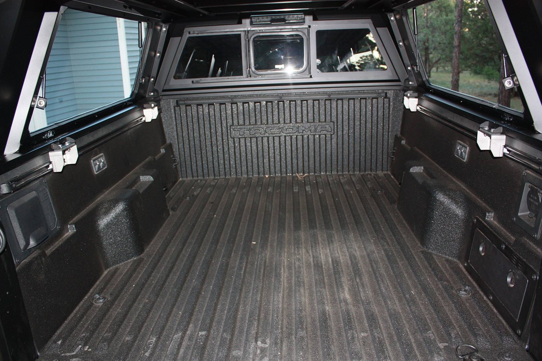 2024 Tacoma SmartCap EVO Bed Cap for 2024 Tacoma (5' and 6' Bed) IMG_6404.JPG