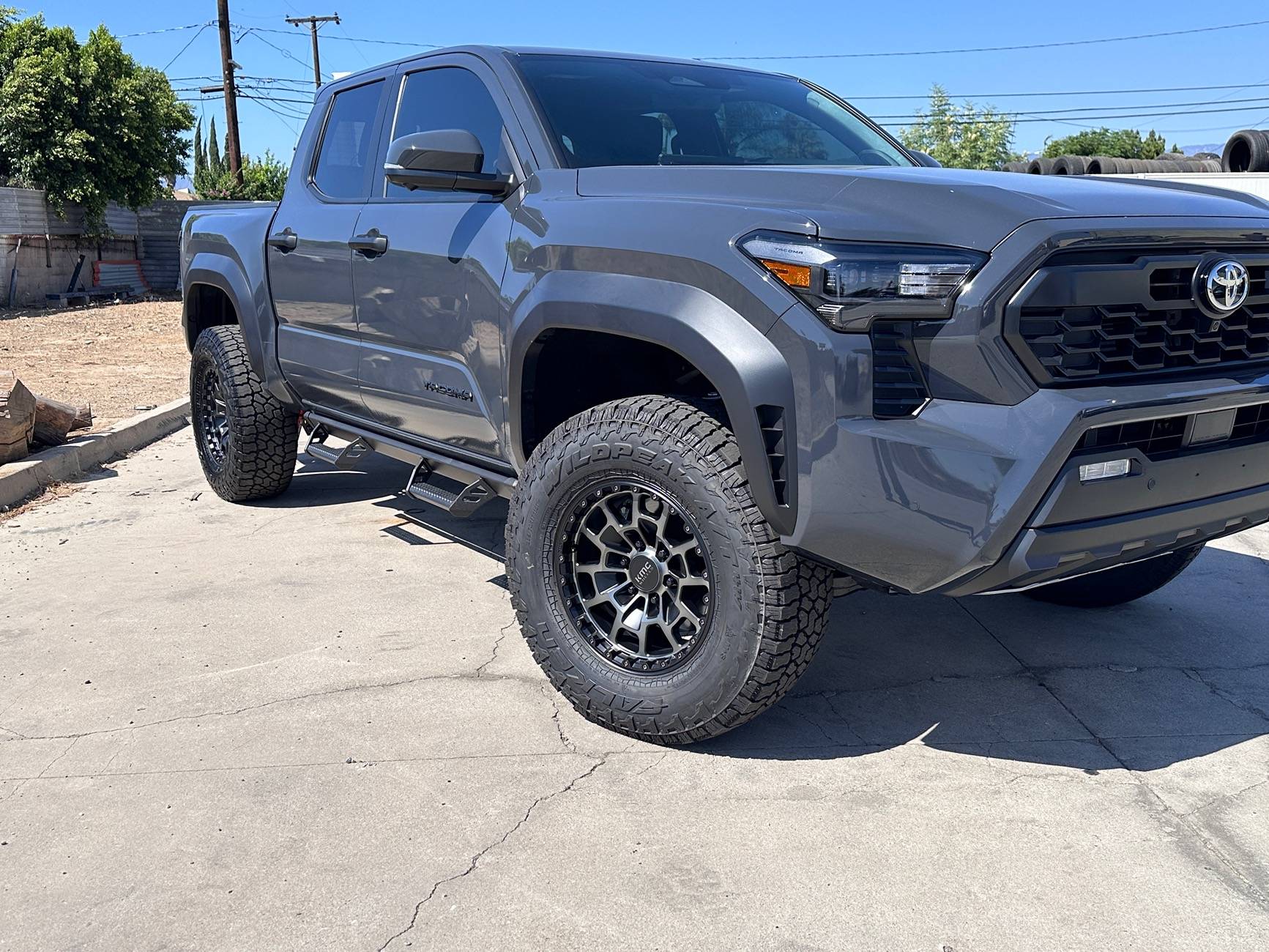 2024 Tacoma 285 75 17 on stock OR with stock rims and no lift IMG_7276