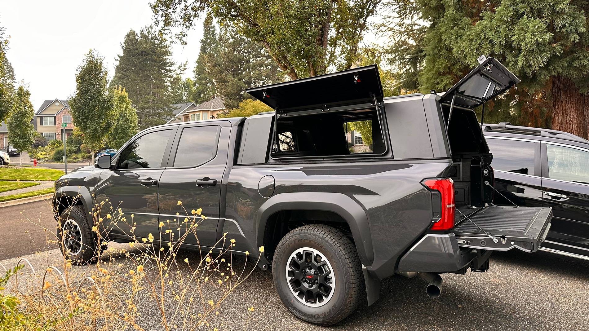 2024 Tacoma SmartCap EVO Bed Cap installed on 2024 Tacoma TRD Off-Road IMG_7515