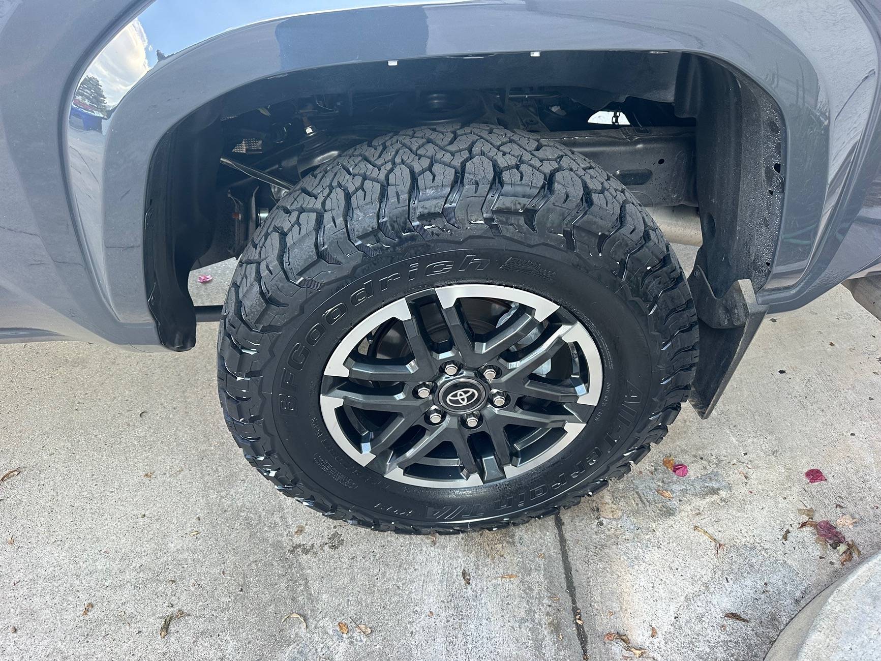 2024 Tacoma TRD wheels on 275/70/18 IMG_8256