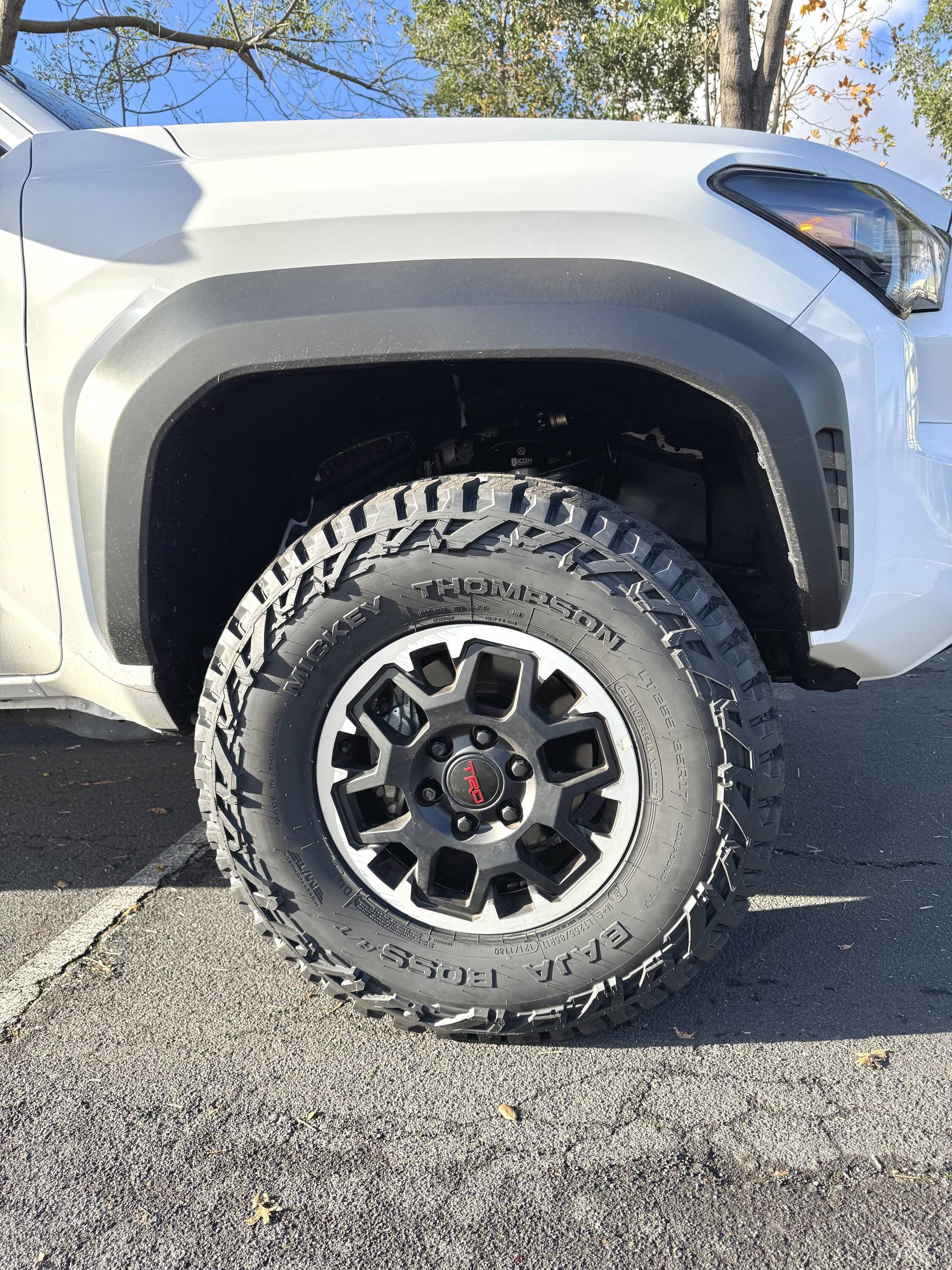 2024 Tacoma Mickey Thompson Baja Boss ATs 35x10R17 (255/85/17) IMG_9527