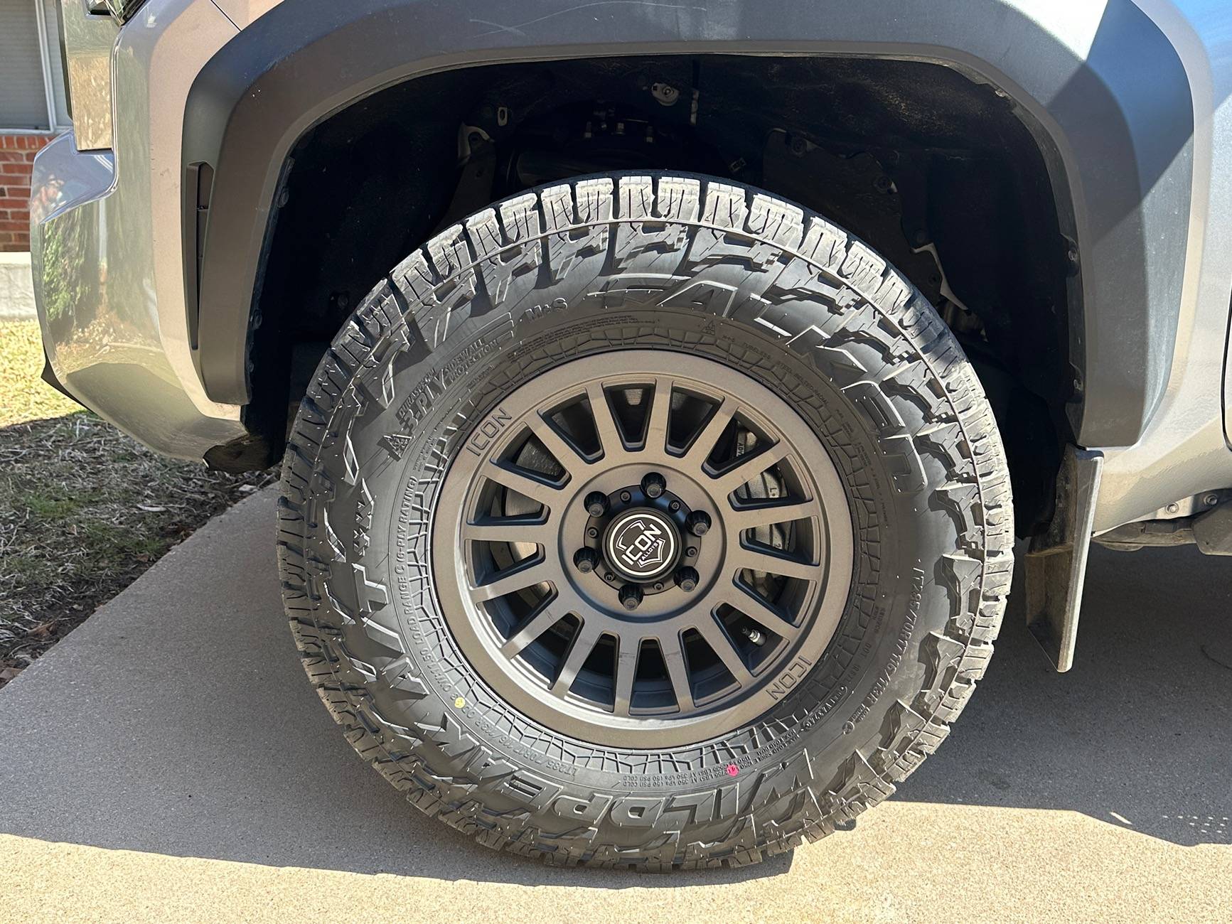 2024 Tacoma 285/70/17 tires with or without lift? IMG_9902