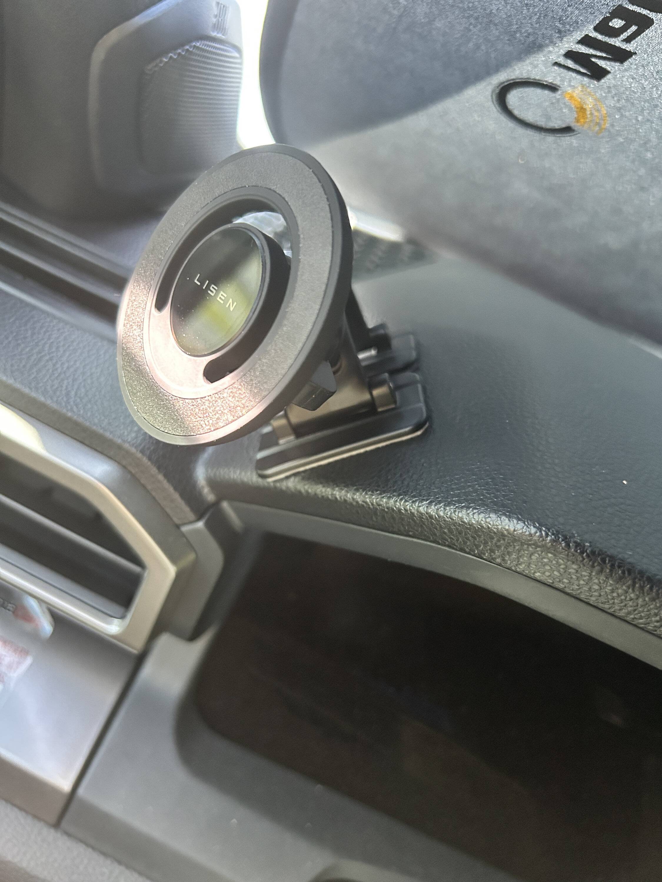 2024 Tacoma YOUR (honest) Pros & Cons of the 4th Gen? Phone holder 2