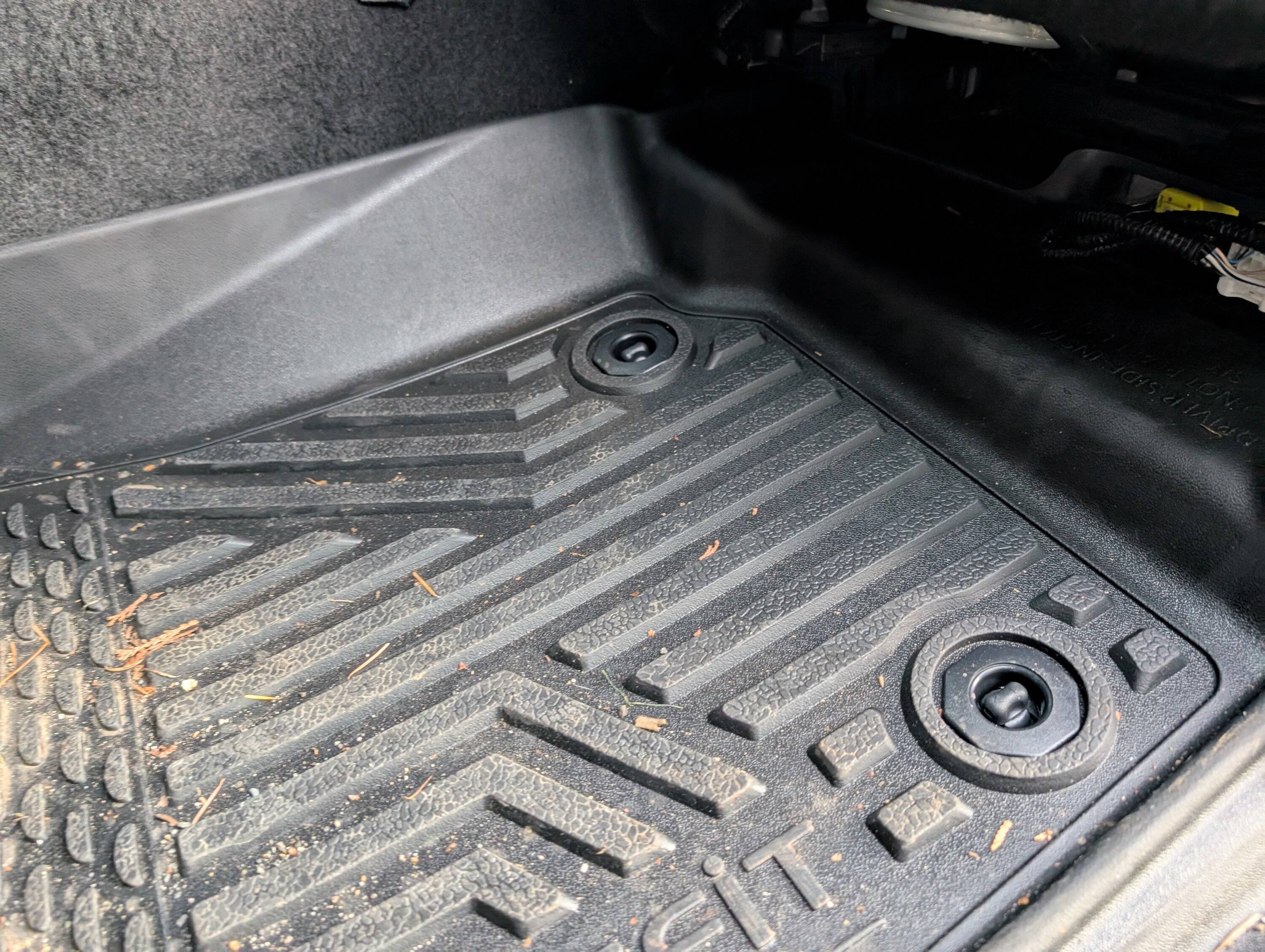 2024 Tacoma Lasfit all weather floormats crush the PNW rain and snow PXL_20241201_234432029