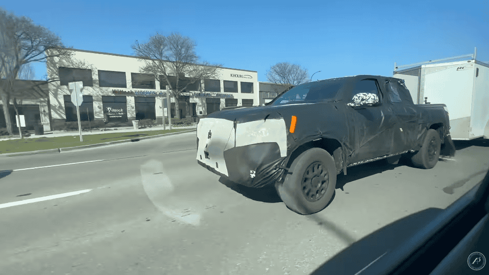 2024 Tacoma Video: 2024 Tacoma Prototype Caught Towing Trailer on Michigan Streets Screenshot 2023-05-01 at 4.40.26 PM