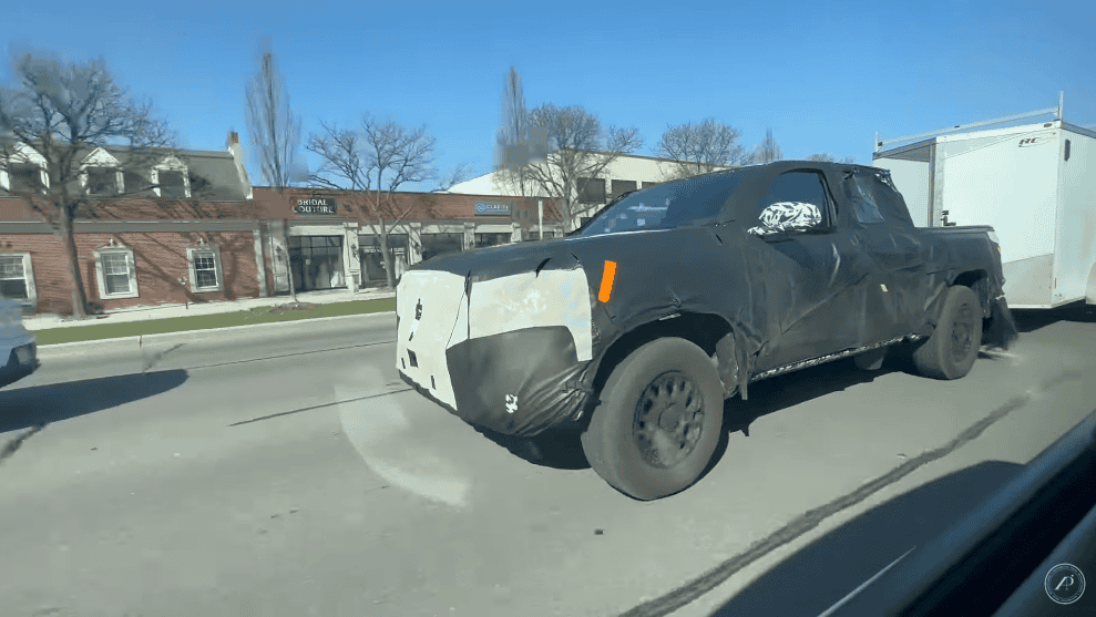 2024 Tacoma Video: 2024 Tacoma Prototype Caught Towing Trailer on Michigan Streets Screenshot 2023-05-01 at 4.40.27 PM