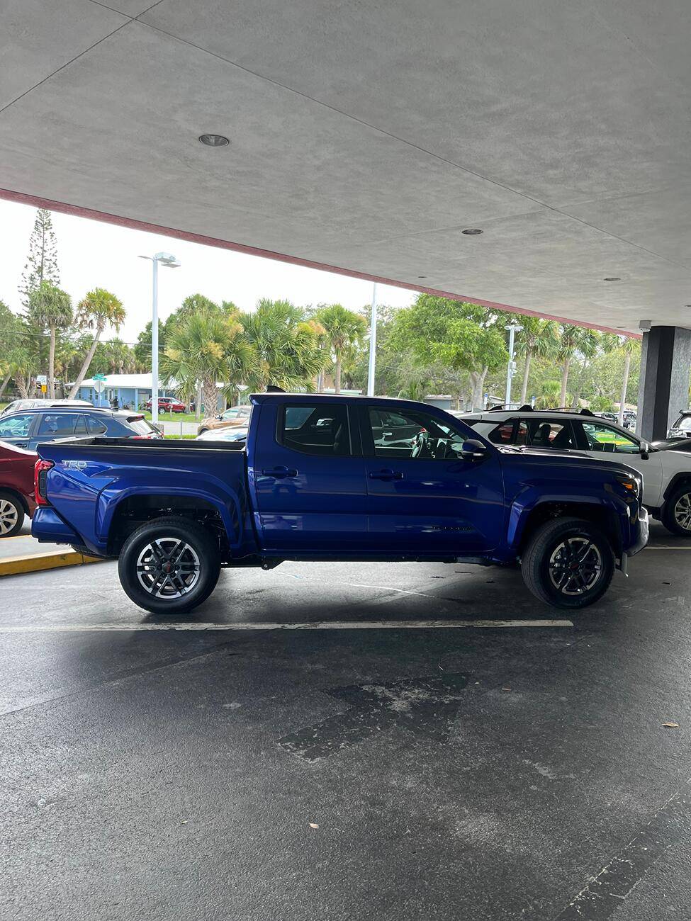 2024 Tacoma Need help deciding between Sport or Offroad tempImagemzm5bs