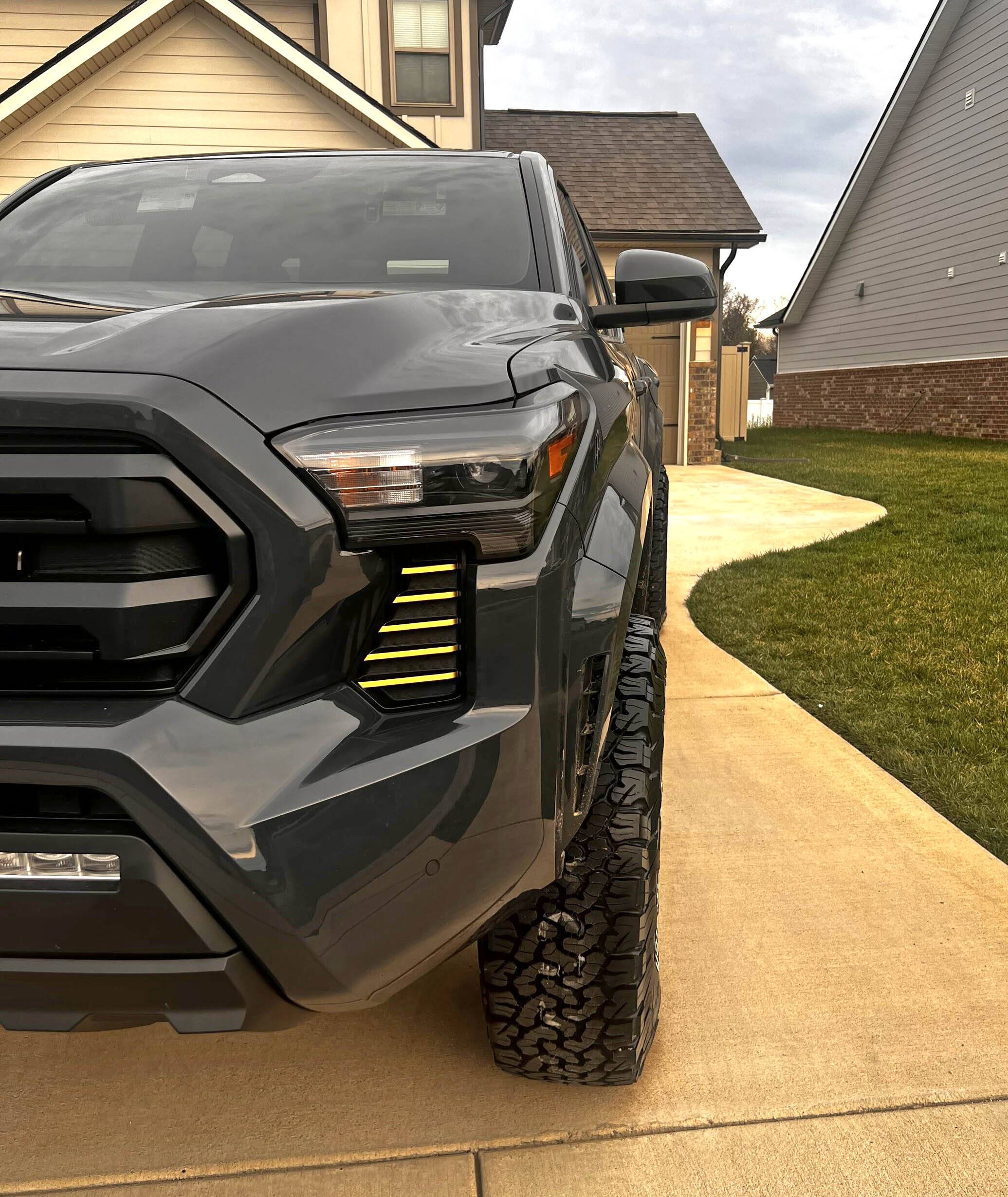 Underground 4th Gen Tacoma SR5 on Readylift 1.5%22 lift kit, Method 305 wheels, 275:70:17 tire...jpg