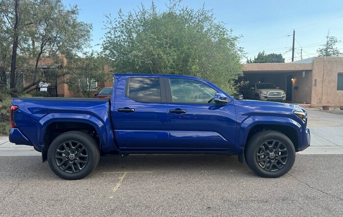 4G Limited Chrome Delete + 20" Tundra Wheels - Finished