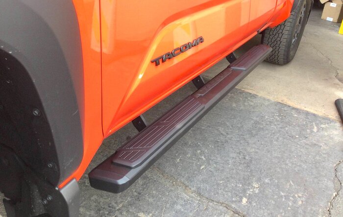 OEM 5" Oval Tube Steps & Canadian (Wider) Mud Flaps Installed